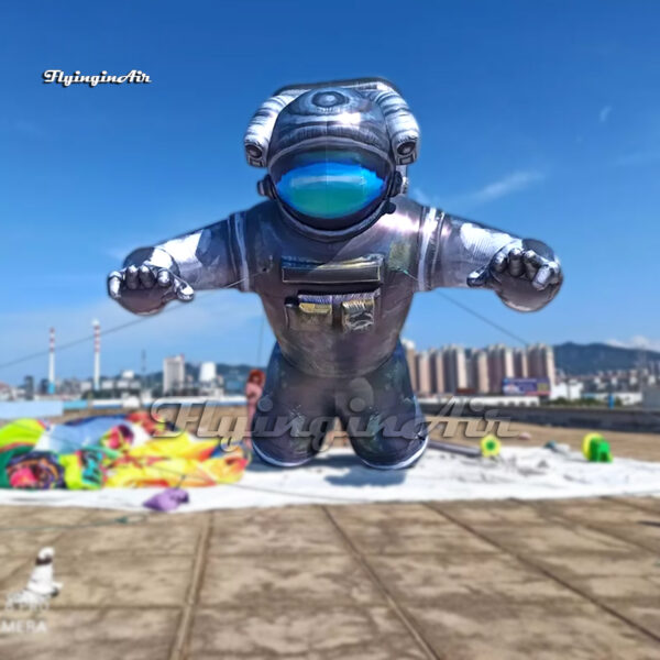 Exploran modelo de astronauta inflable gigante