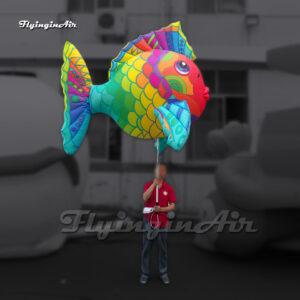 Pez Inflable Gigante Multicolor con Mango - Modelo de Animal Marino para Eventos