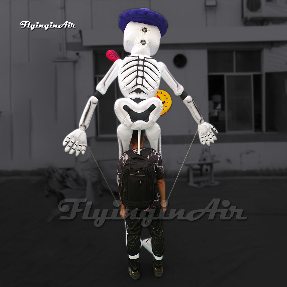 Marioneta Esqueleto Inflable Gigante con Guitarra a la Espalda2