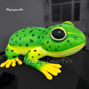 Modelo de Rana Animal Inflable Gigante Verde (2m/3m/5m Largo) con Ojos Saltones - Para Decoración de Parques